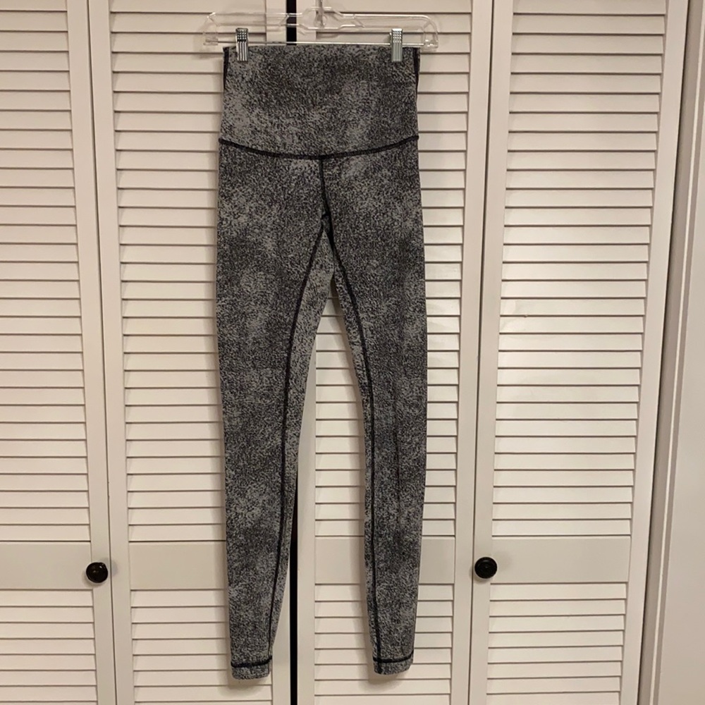 Lululemon leggings size 6